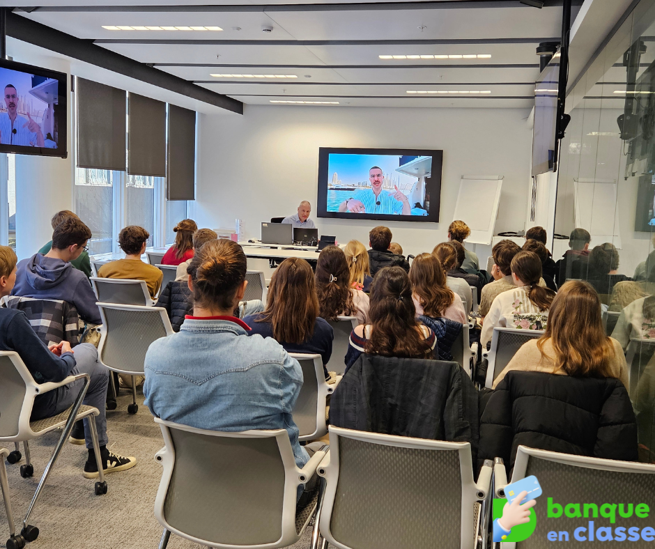 Un professionnel du secteur financier ou de l’assurance dans votre classe ? C’est possible !